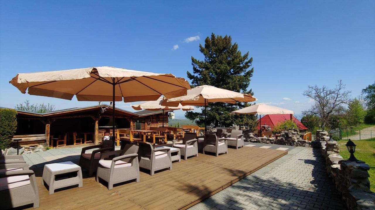 Pod Hradom Restaurant & Pension Topoľčany Eksteriør bilde