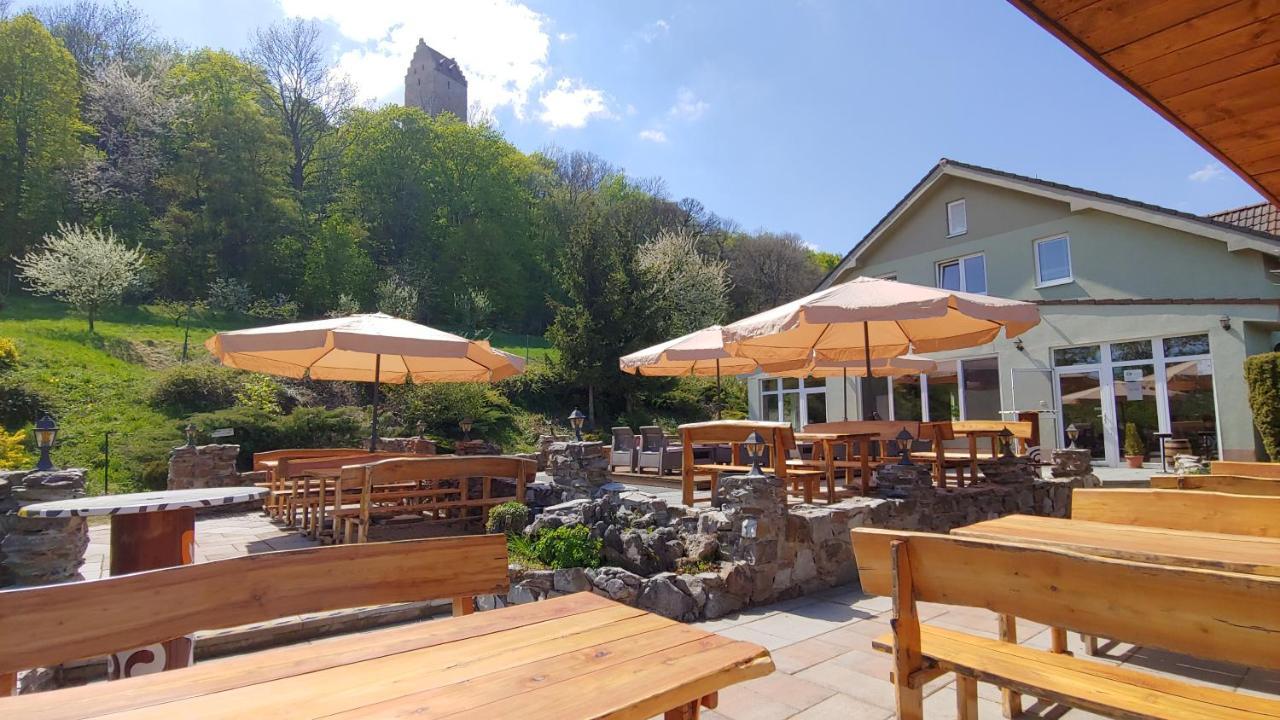 Pod Hradom Restaurant & Pension Topoľčany Eksteriør bilde