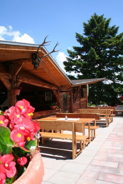 Pod Hradom Restaurant & Pension Topoľčany Eksteriør bilde