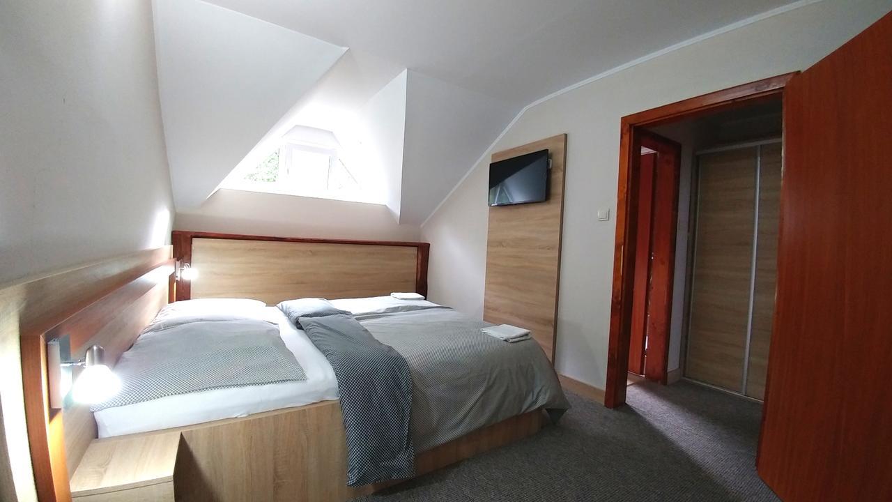 Pod Hradom Restaurant & Pension Topoľčany Eksteriør bilde