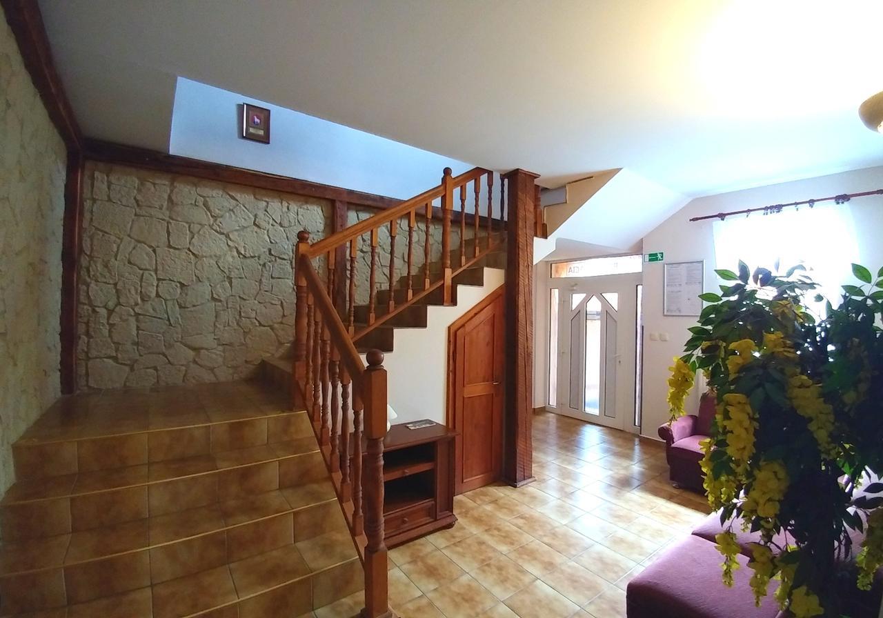 Pod Hradom Restaurant & Pension Topoľčany Eksteriør bilde