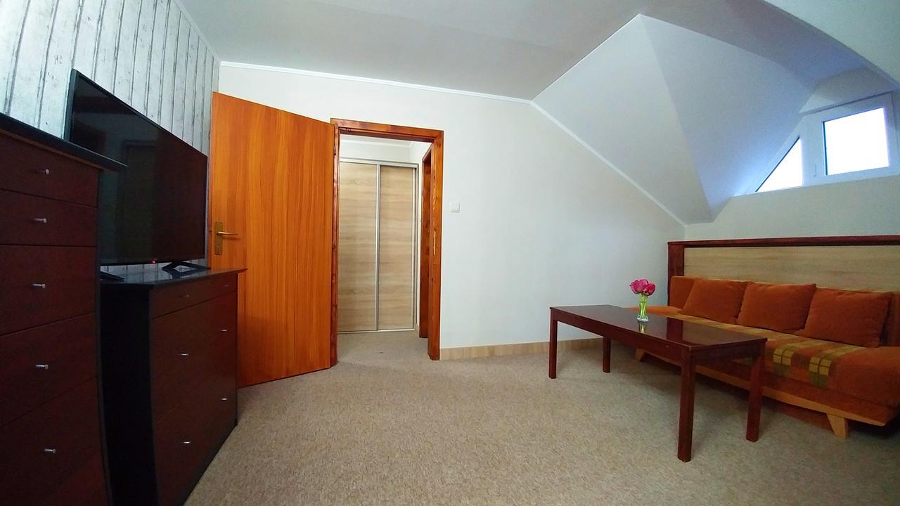 Pod Hradom Restaurant & Pension Topoľčany Eksteriør bilde