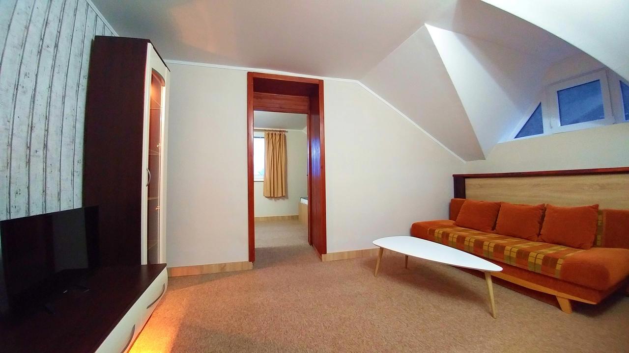 Pod Hradom Restaurant & Pension Topoľčany Eksteriør bilde