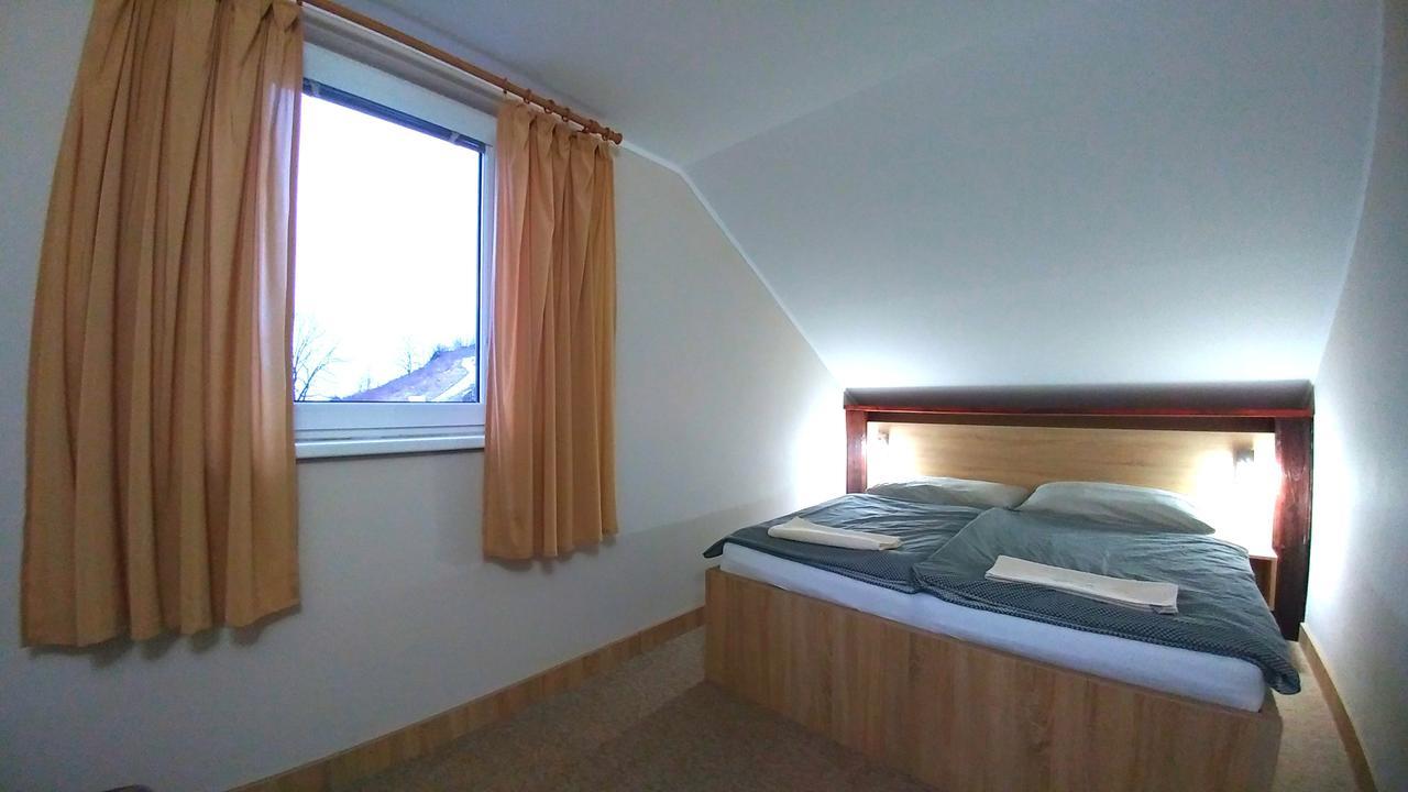 Pod Hradom Restaurant & Pension Topoľčany Eksteriør bilde