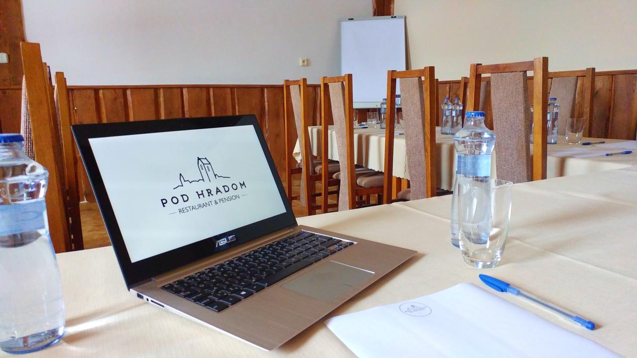 Pod Hradom Restaurant & Pension Topoľčany Eksteriør bilde